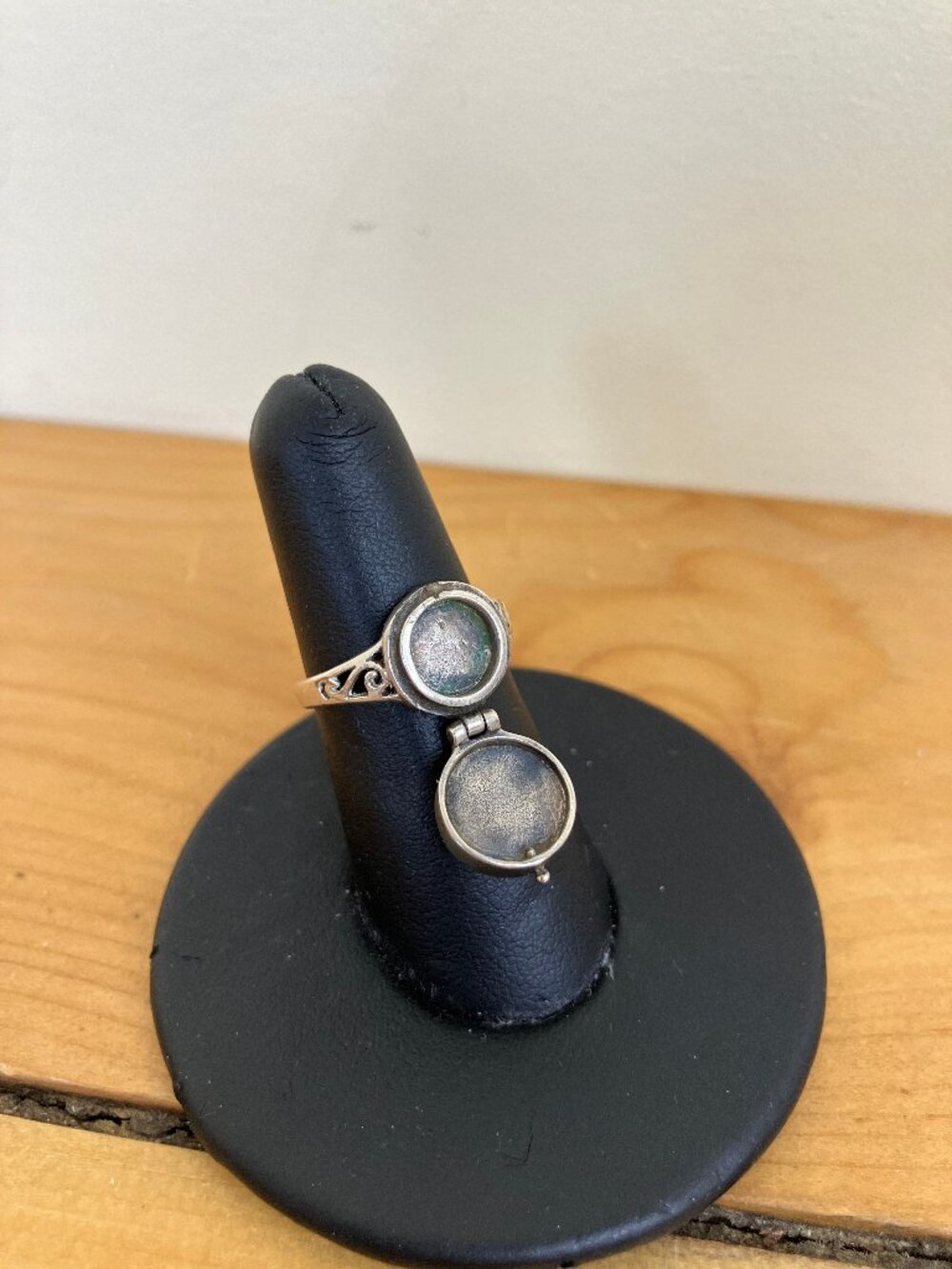 Yin Yang Silver Pillbox Poison Ring Enamel Inlay Vintage 90s 925 Sterling - Picture 7 of 10
